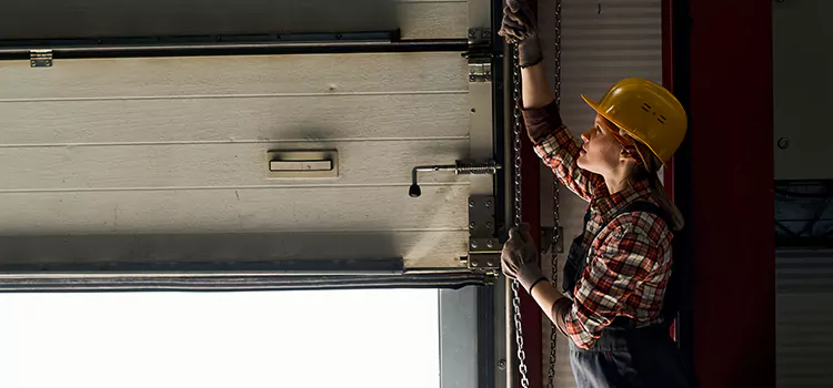 Addressing Common Garage Door Stoppage Issues in Rio Rico, AZ